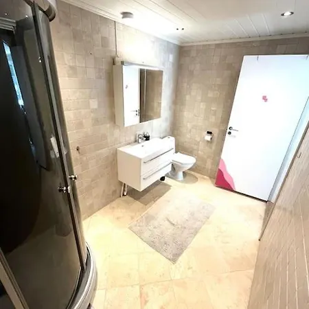 Tomannsbolig Apartmán *
